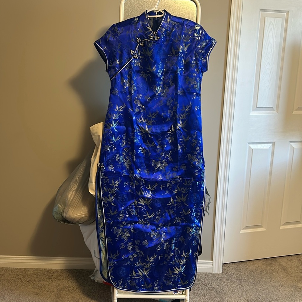 Elegant Blue Floral Cheongsam Dress